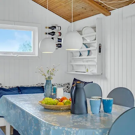 Дом отдыха Two-bedroom With A Fireplace In Romo