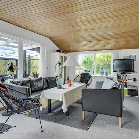 Nyaraló Two-bedroom With A Fireplace In Romo