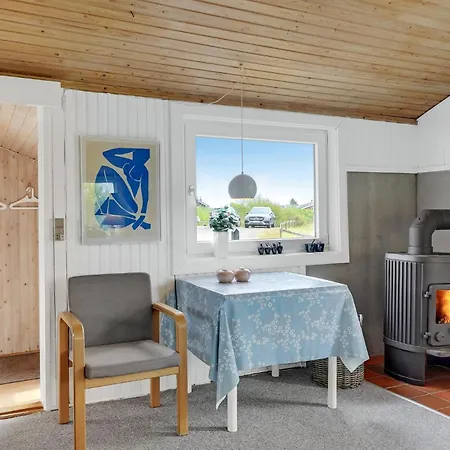 Дом отдыха Two-bedroom With A Fireplace In Romo